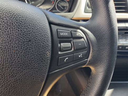 Used 2018 BMW 320i Sedan image 24