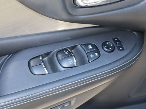 Used 2017 Nissan Murano Platinum w/ Platinum Technology Package FWD image 21