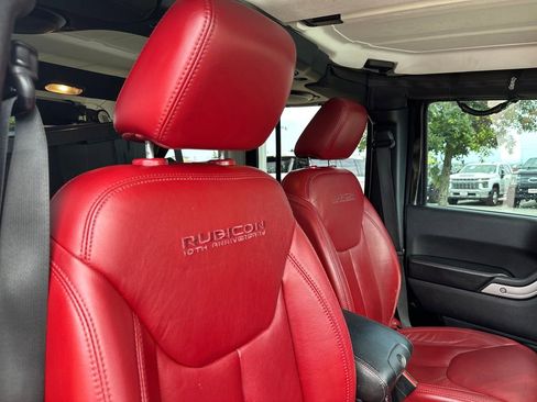 Used 2013 Jeep Wrangler Unlimited Rubicon AWD/4WD image 31