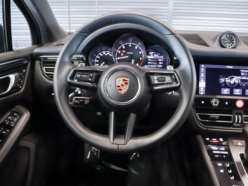 Certified 2026 Porsche Macan AWD/4WD image 13