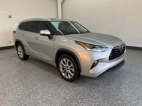 Used 2021 Toyota Highlander Limited image 8
