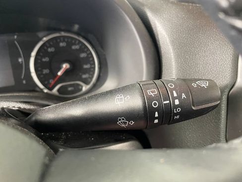 Used 2018 Jeep Renegade Altitude AWD/4WD image 11