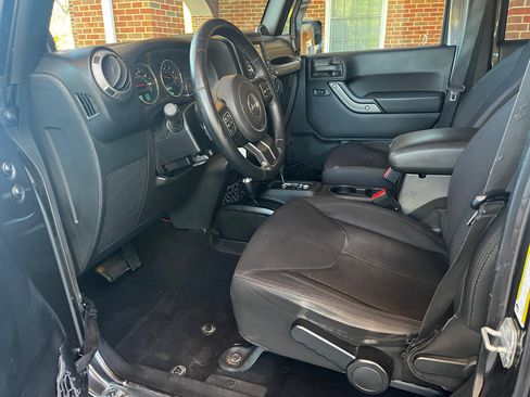 Used 2014 Jeep Wrangler Unlimited Sport w/ Quick Order Package 24S image 13