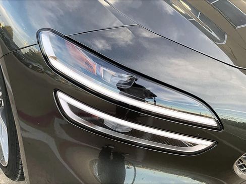 Used 2025 Genesis G70 2.5T image 26