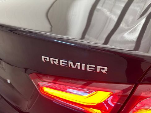 Used 2022 Chevrolet Malibu Premier FWD image 9