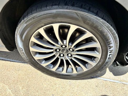 Used 2020 Lincoln Aviator Reserve w/ Equipment Group 201A AWD/4WD image 3