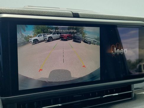 Used 2025 Jeep Wrangler Unlimited Sport AWD/4WD image 18