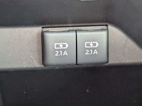 Used 2020 Toyota Camry XSE FWD image 26