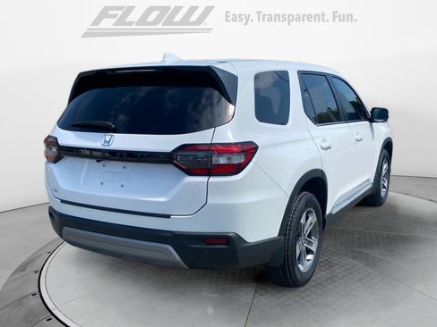 Certified 2025 Honda Pilot EX-L image 9
