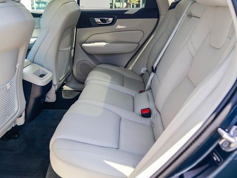 Used 2024 Volvo XC60 B5 Plus w/ Protection Package Premier image 20