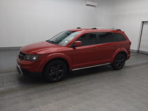 Used 2019 Dodge Journey Crossroad w/ Navigation Group FWD image 2
