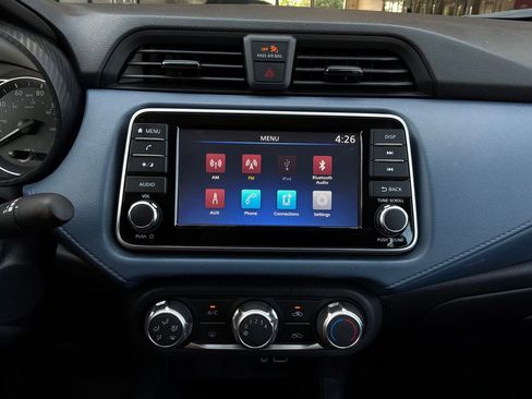 Used 2025 Nissan Versa SV FWD image 24