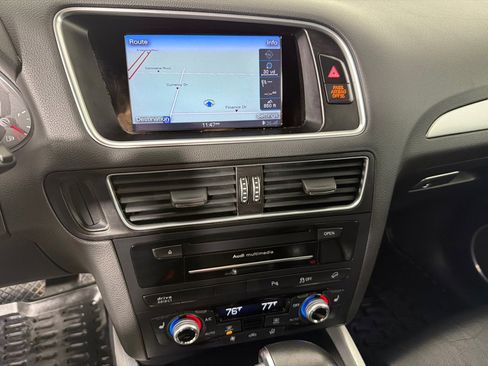 Used 2017 Audi Q5 2.0T Premium Plus w/ Technology Package image 17