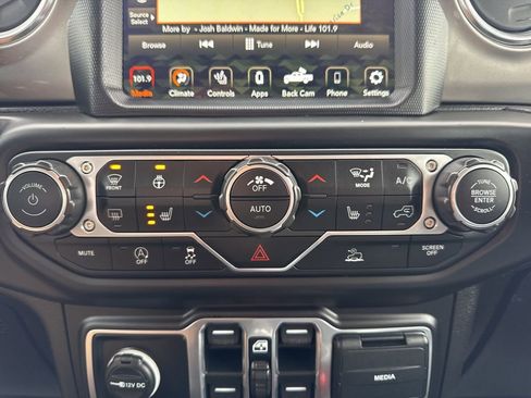 Certified 2020 Jeep Gladiator Overland image 6