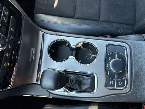 Used 2020 Jeep Grand Cherokee Altitude image 21