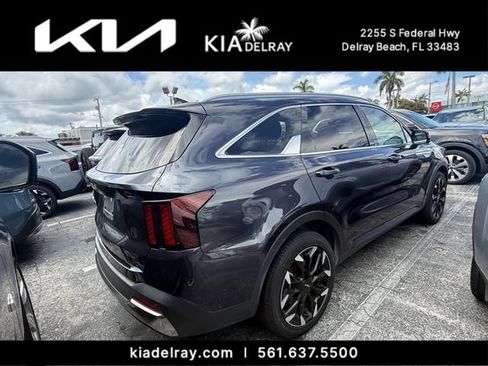 Used 2025 Kia Sorento EX FWD image 2