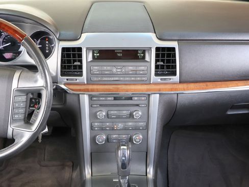 Used 2011 Lincoln MKZ image 17