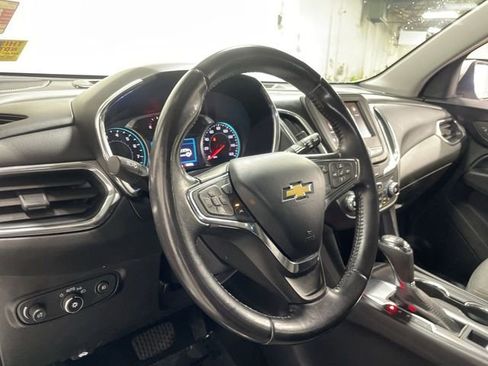 Used 2020 Chevrolet Equinox LT w/ Driver Convenience Package image 14