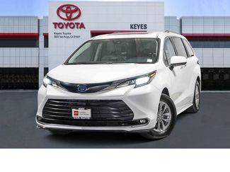 Certified 2024 Toyota Sienna XLE FWD video 1