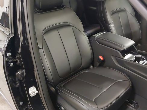 New 2025 Jeep Grand Cherokee L Limited w/ Luxury Tech Group II image 28