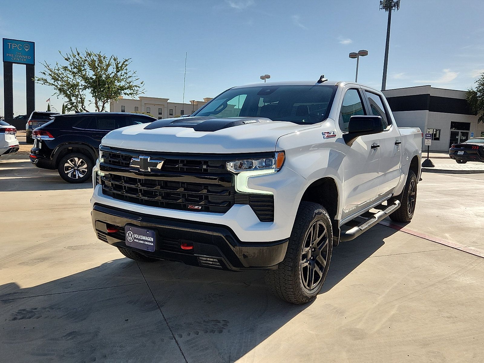 Used 2025 Chevrolet Silverado 1500 LT Trail Boss w/ Protection Package AWD/4WD image 2