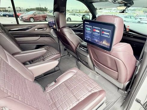 Used 2023 Cadillac Escalade Sport Platinum w/ Heavy-Duty Trailer Package AWD/4WD image 14