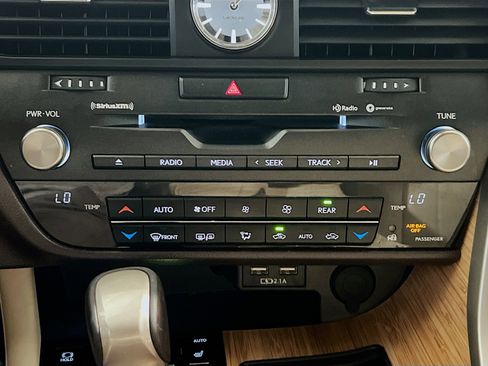 Used 2020 Lexus RX 350L FWD w/ Premium Package image 12