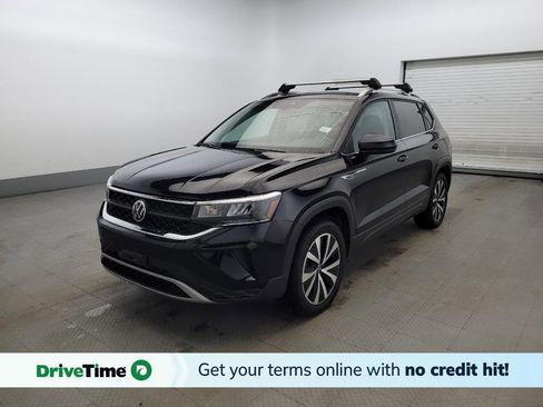 Used 2022 Volkswagen Taos SE image 1