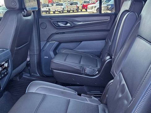 Used 2022 GMC Yukon XL Denali w/ Denali Ultimate Package image 6