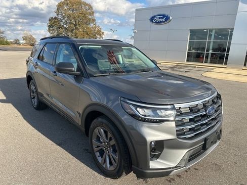 New 2026 Ford Explorer Active w/ Active Comfort Package image 6