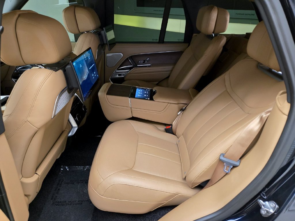 Used 2025 Land Rover Range Rover Autobiography AWD/4WD image 20