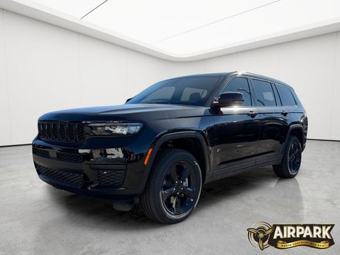 New 2025 Jeep Grand Cherokee L Altitude AWD/4WD image 9