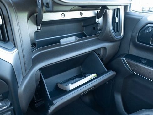 Used 2022 GMC Sierra 1500 Denali w/ Denali Premium Package image 18