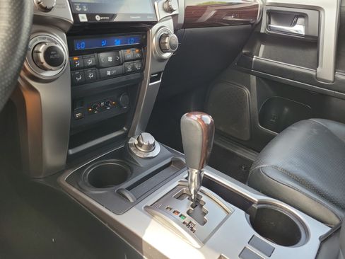 Used 2024 Toyota 4Runner Limited AWD/4WD image 26