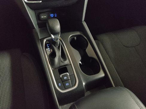 Used 2020 Hyundai Santa Fe SE image 26