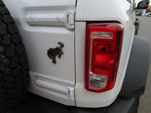 New 2025 Ford Bronco 4-Door image 9