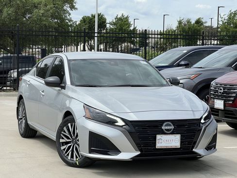 New 2026 Nissan Altima 2.5 SV FWD image 2