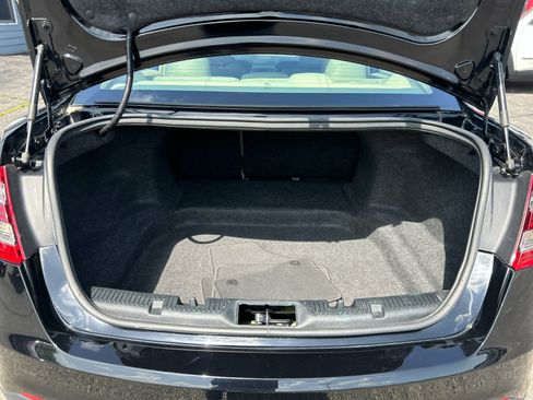 Used 2017 Ford Taurus SE FWD image 24