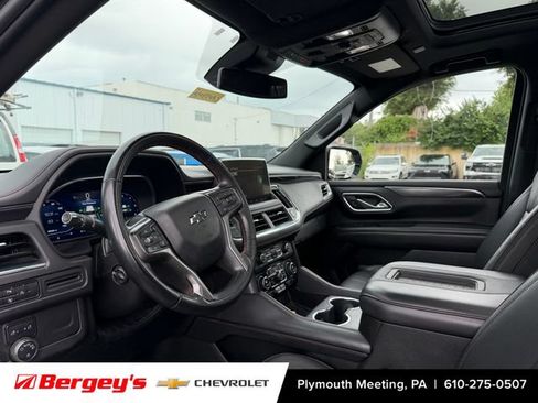 Used 2023 Chevrolet Suburban RST w/ Luxury Package AWD/4WD image 9