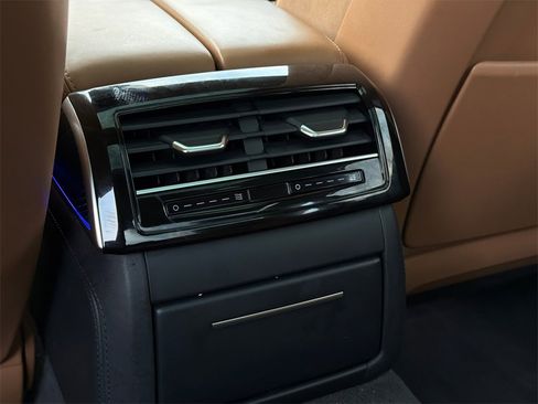 Used 2020 Audi S8 L image 13