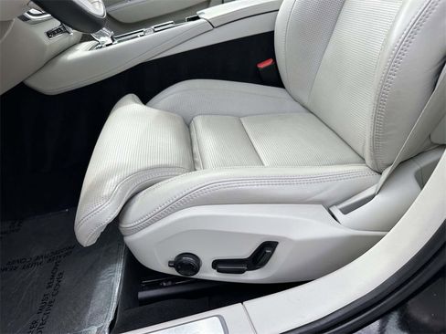 Used 2021 Volvo S90 T8 Inscription image 17