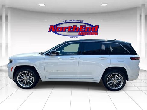 Used 2023 Jeep Grand Cherokee Summit w/ Luxury Tech Group V AWD/4WD image 6