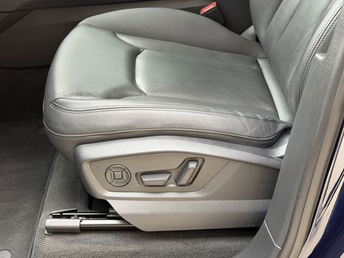 Used 2022 Audi Q7 3.0T Prestige image 25