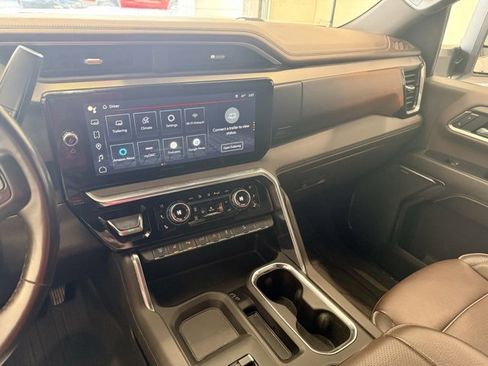 Used 2024 GMC Sierra 3500 Denali w/ Technology Package image 34