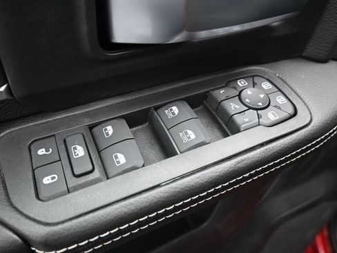 New 2026 RAM 2500 Big Horn AWD/4WD image 13