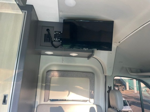 Used 2022 Ford Transit 350 148 High Roof AWD image 10
