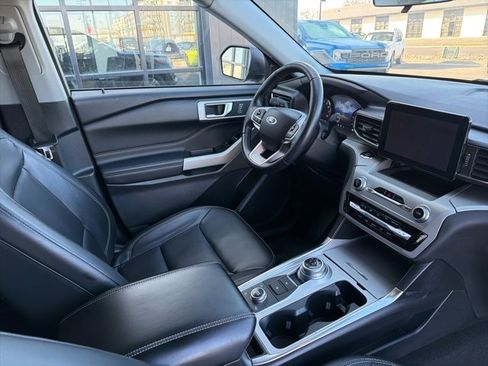 Used 2021 Ford Explorer XLT w/ Equipment Group 202A image 13