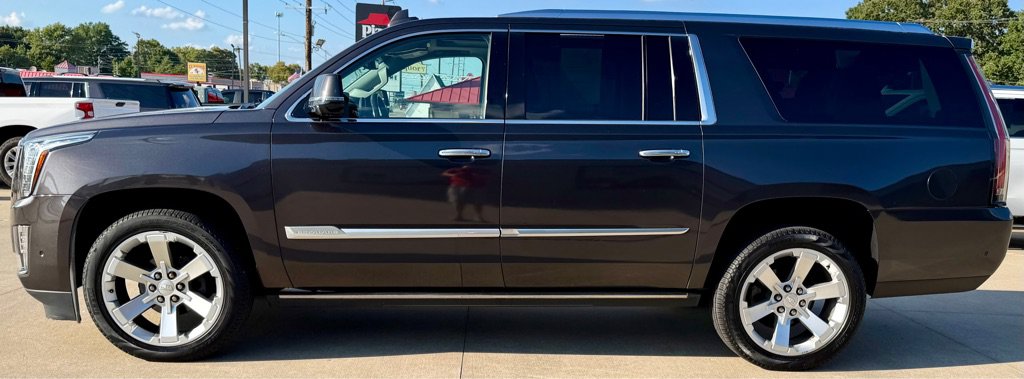 Used 2018 Cadillac Escalade ESV Premium Luxury AWD/4WD image 4