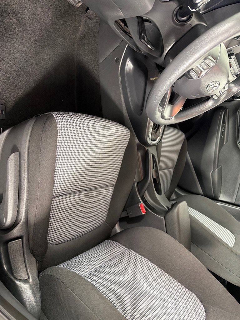 Used 2022 Hyundai Kona SE AWD/4WD image 12