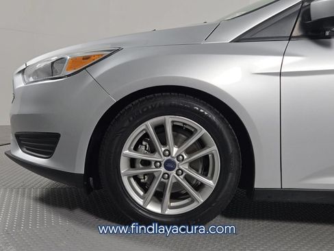 Used 2018 Ford Focus SE FWD image 11